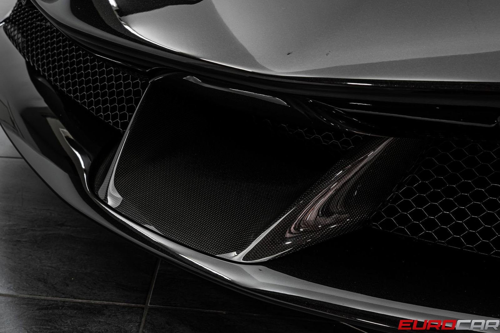 Used 2023 Ferrari SF90 Spider AWD/4WD image 16