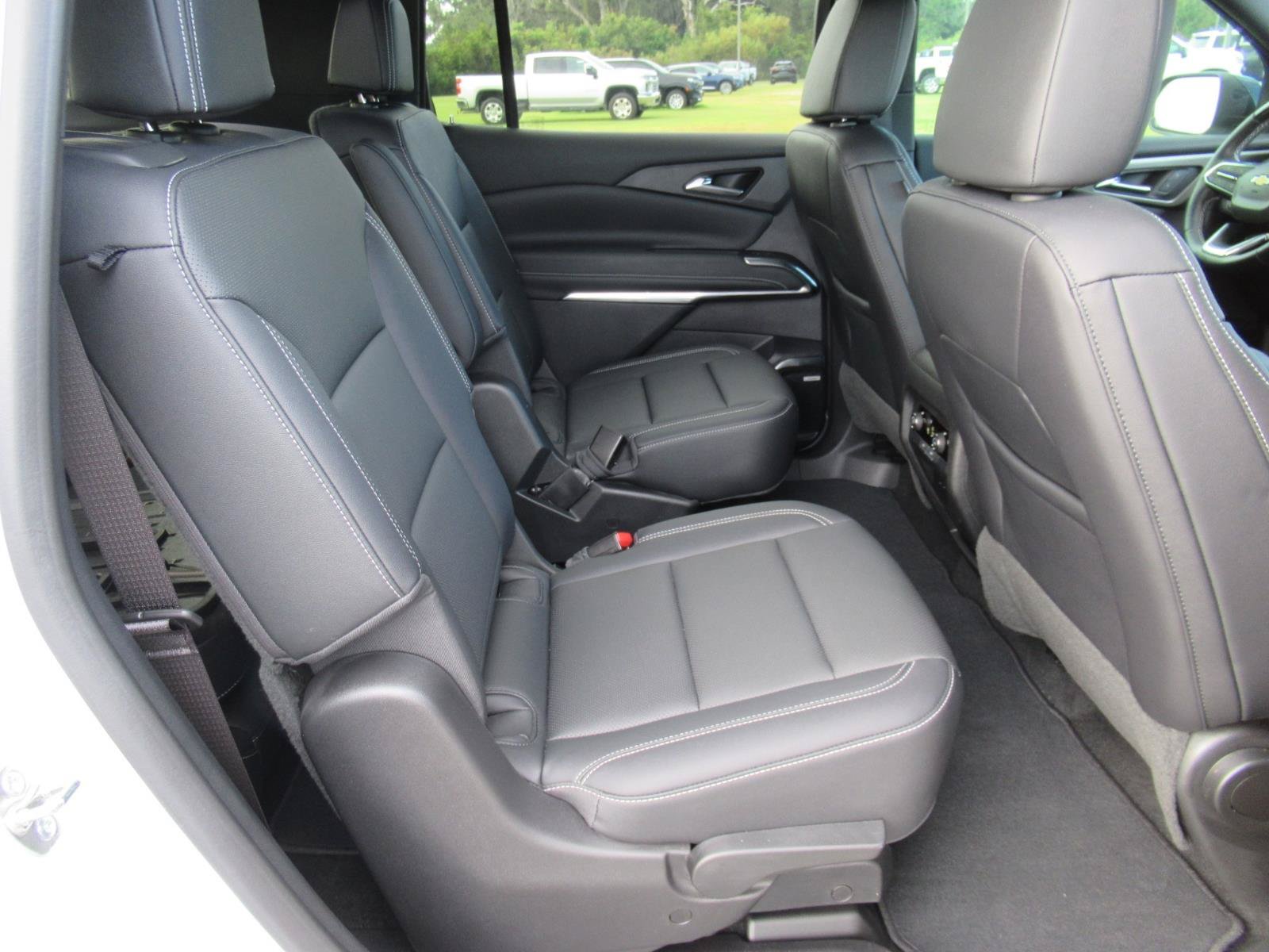 Used 2024 Chevrolet Traverse LT w/ Enhanced Driving Package FWD image 33