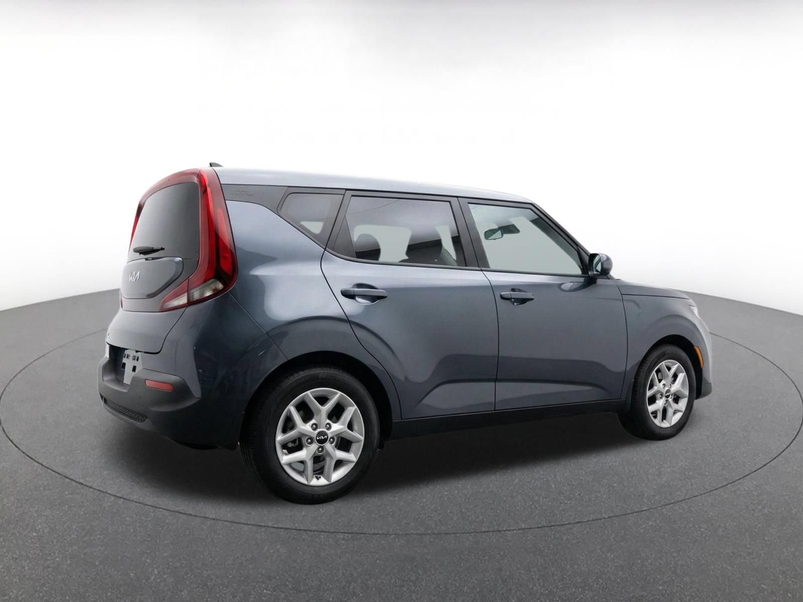 Used 2025 Kia Soul LX w/ LX Technology Package FWD image 9