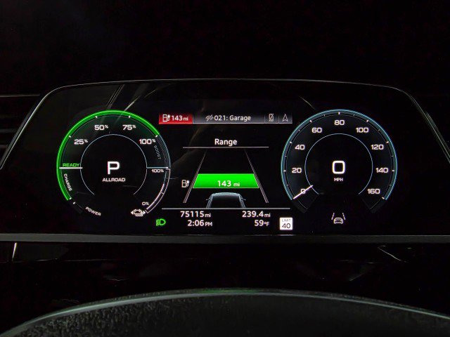 Used 2021 Audi e-tron Prestige w/ Prestige Package AWD/4WD image 26