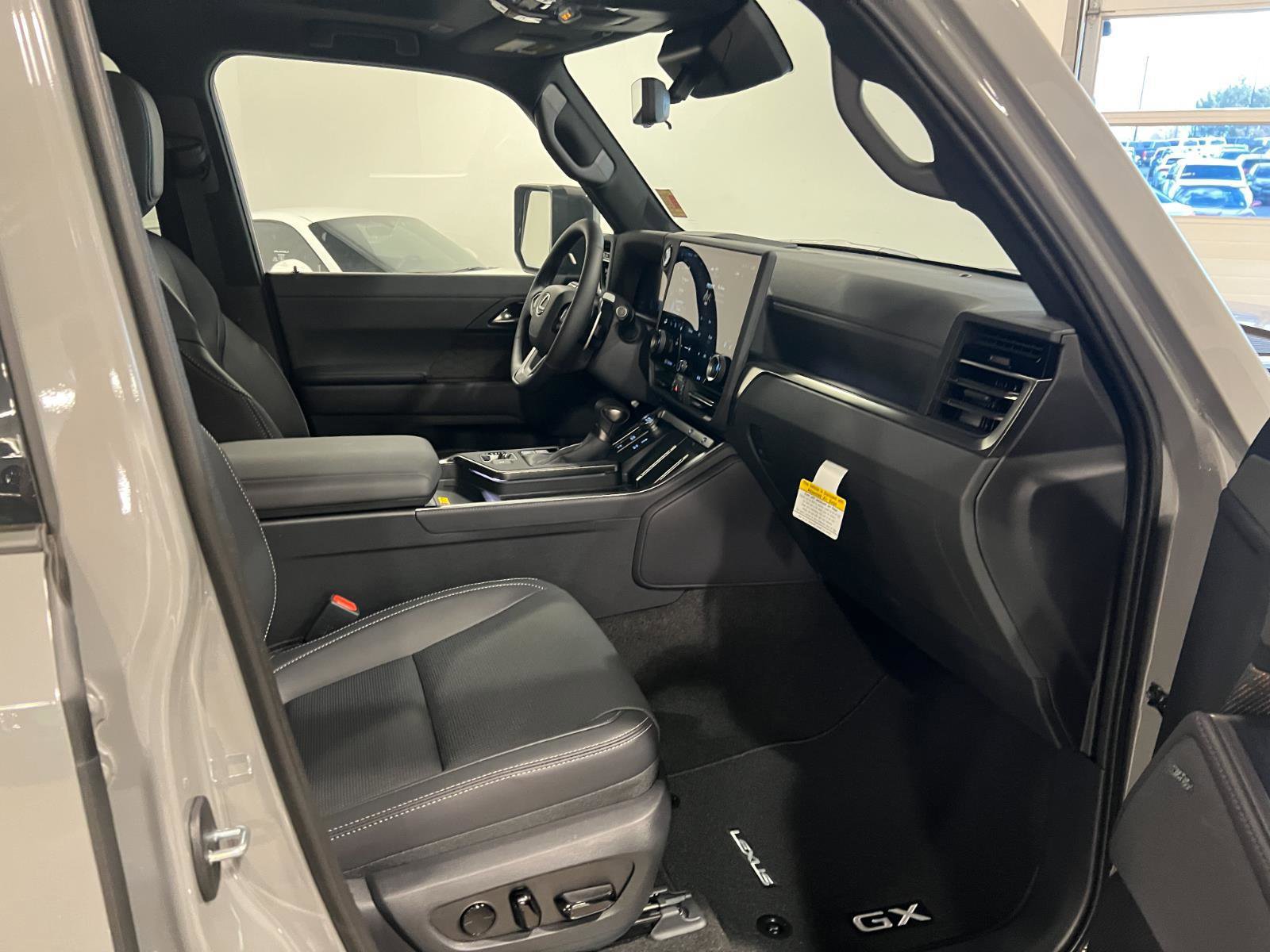 Used 2026 Lexus GX 550 w/ Cold Area Package AWD/4WD image 42
