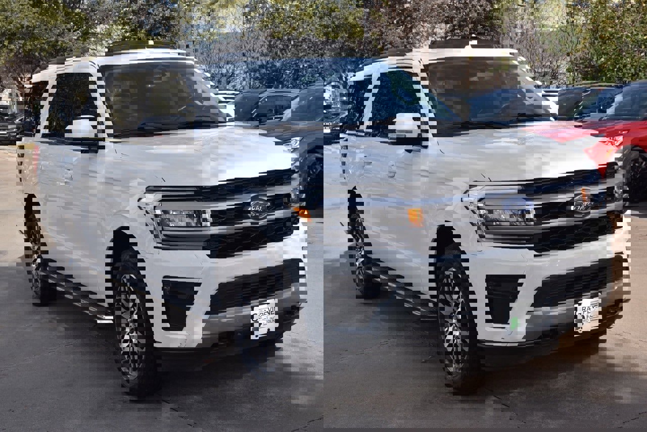 Used 2022 Ford Expedition Max XLT image 4