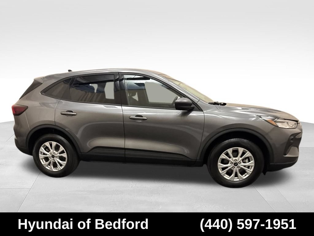 Used 2025 Ford Escape Active AWD/4WD image 4