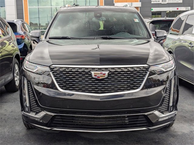 Used 2025 Cadillac XT6 Premium Luxury image 3