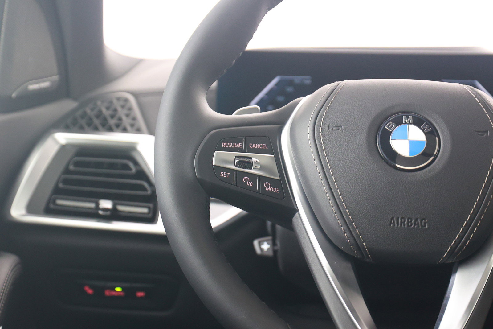 Certified 2025 BMW X5 xDrive40i w/ Parking Assistance Package image 15