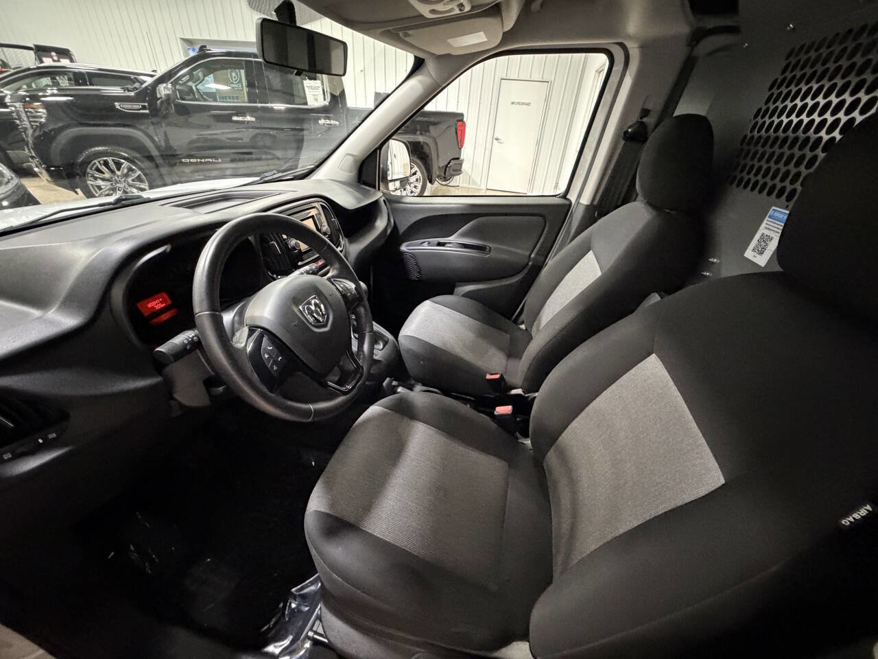 Used 2018 RAM ProMaster City Tradesman SLT image 21