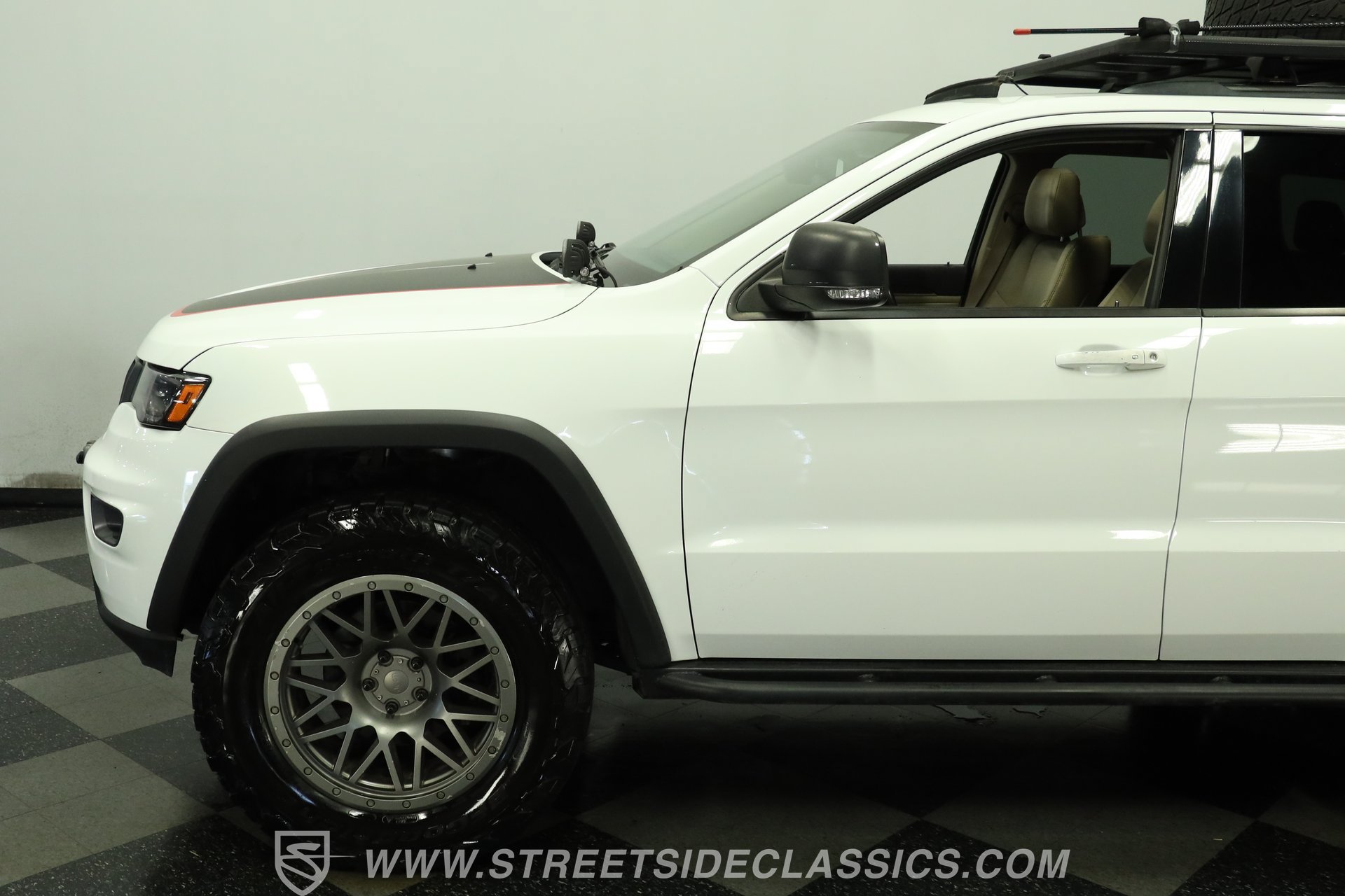 Used 2014 Jeep Grand Cherokee Limited w/ Luxury Group II AWD/4WD image 23