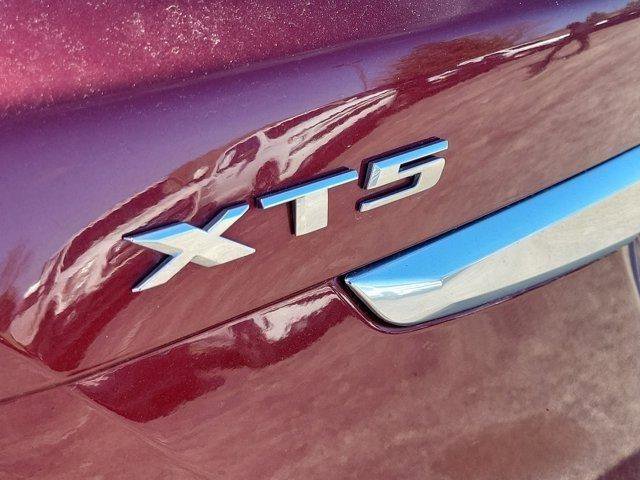 Used 2017 Cadillac XT5 Luxury w/ LPO, Wheel Lock Package AWD/4WD image 7