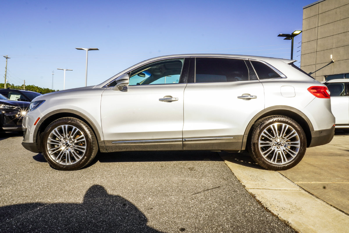Used 2017 Lincoln MKX Reserve FWD image 10