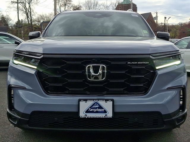 Certified 2025 Honda Pilot Black Edition image 2