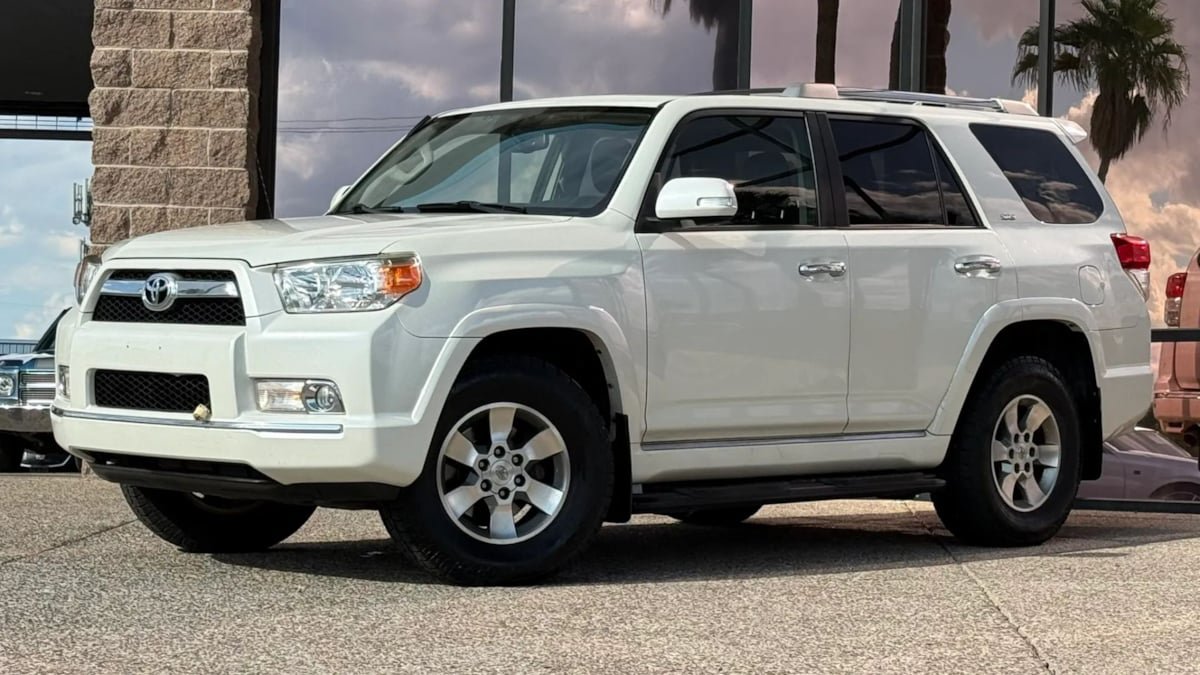 Used 2012 Toyota 4Runner SR5 w/ Premium Pkg AWD/4WD image 2