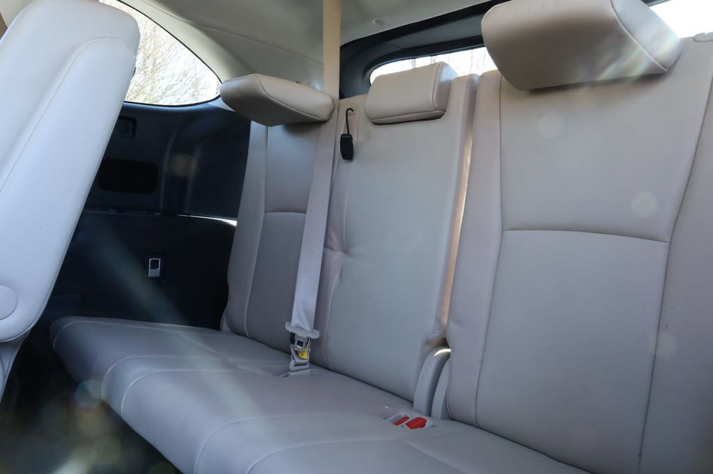 Used 2023 Toyota Highlander XLE image 15