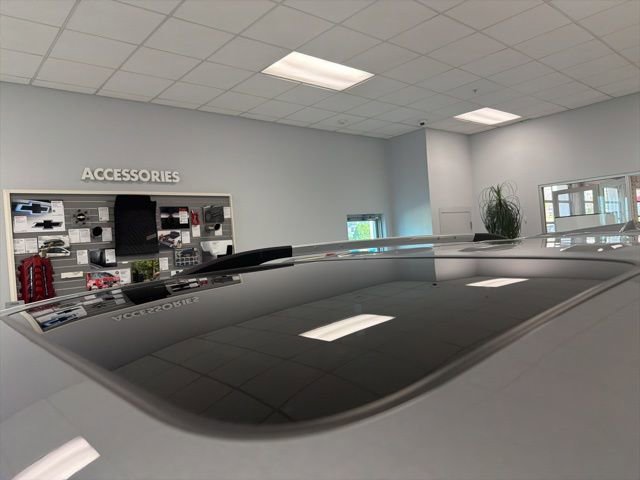 Used 2023 Chevrolet Traverse Premier image 26