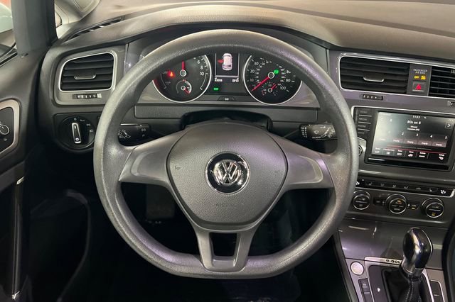 Used 2016 Volkswagen e-Golf SE image 17