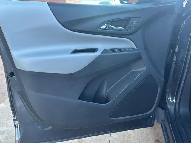 Used 2022 Chevrolet Equinox LS w/ LS Convenience Package image 3