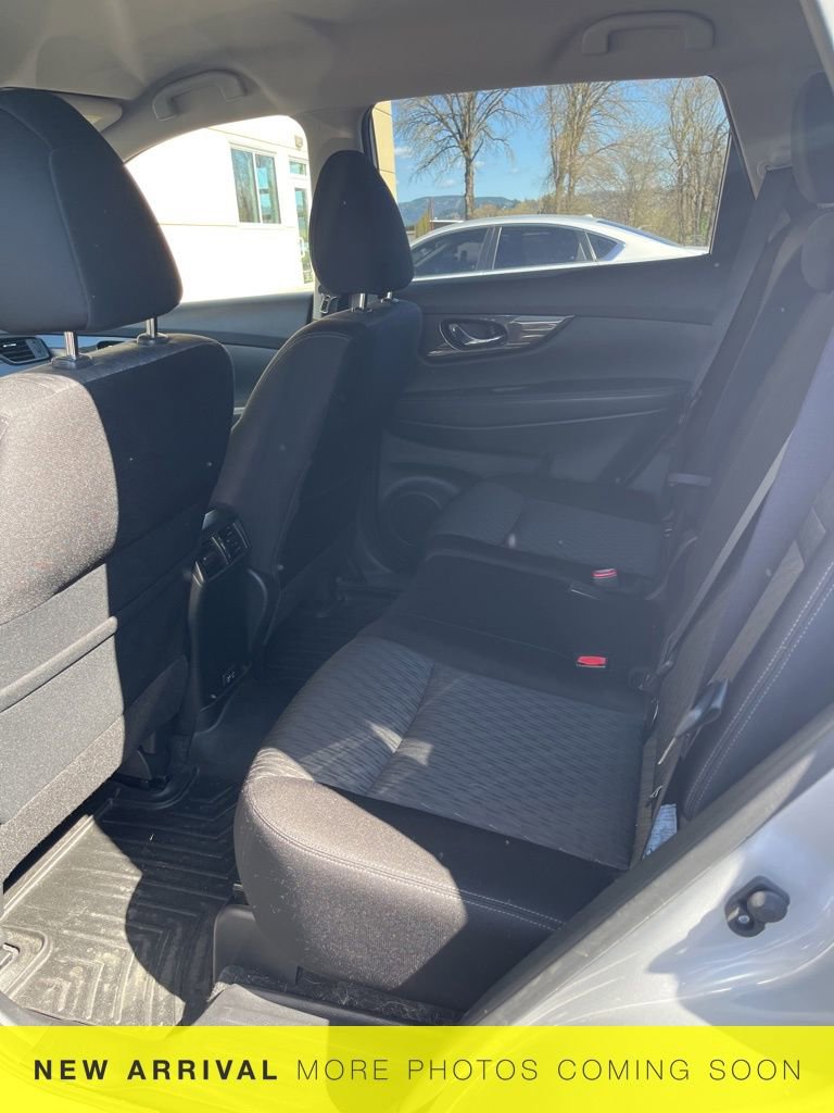 Used 2019 Nissan Rogue SV w/ Premium Package image 14