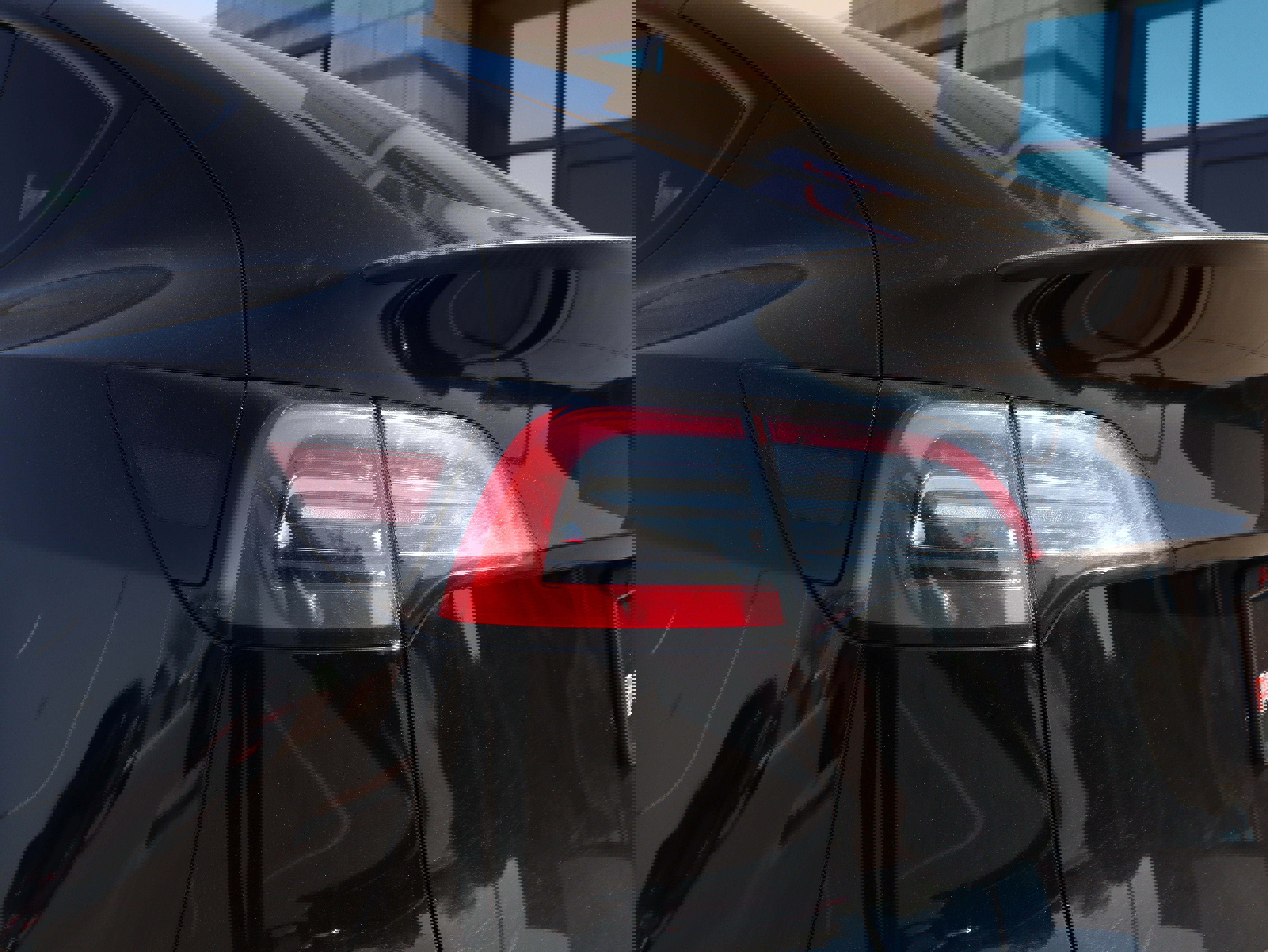 Used 2025 Tesla Model Y Performance image 18