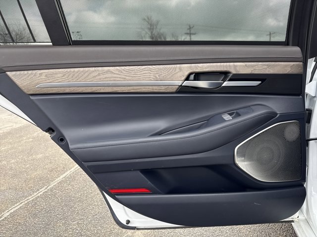 Used 2021 Genesis G90 3.3T Premium image 9