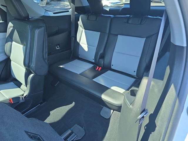 Used 2024 Ford Explorer XLT w/ Equipment Group 202A AWD/4WD image 13