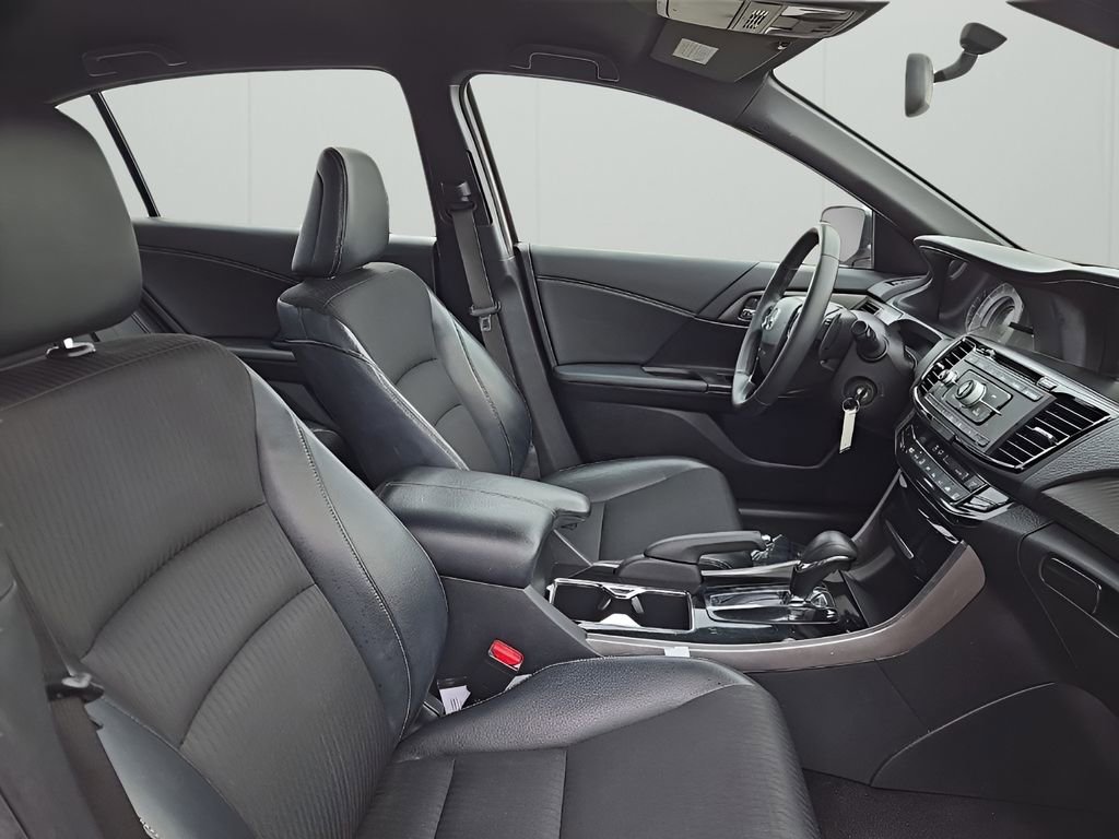 Used 2016 Honda Accord Sport image 19
