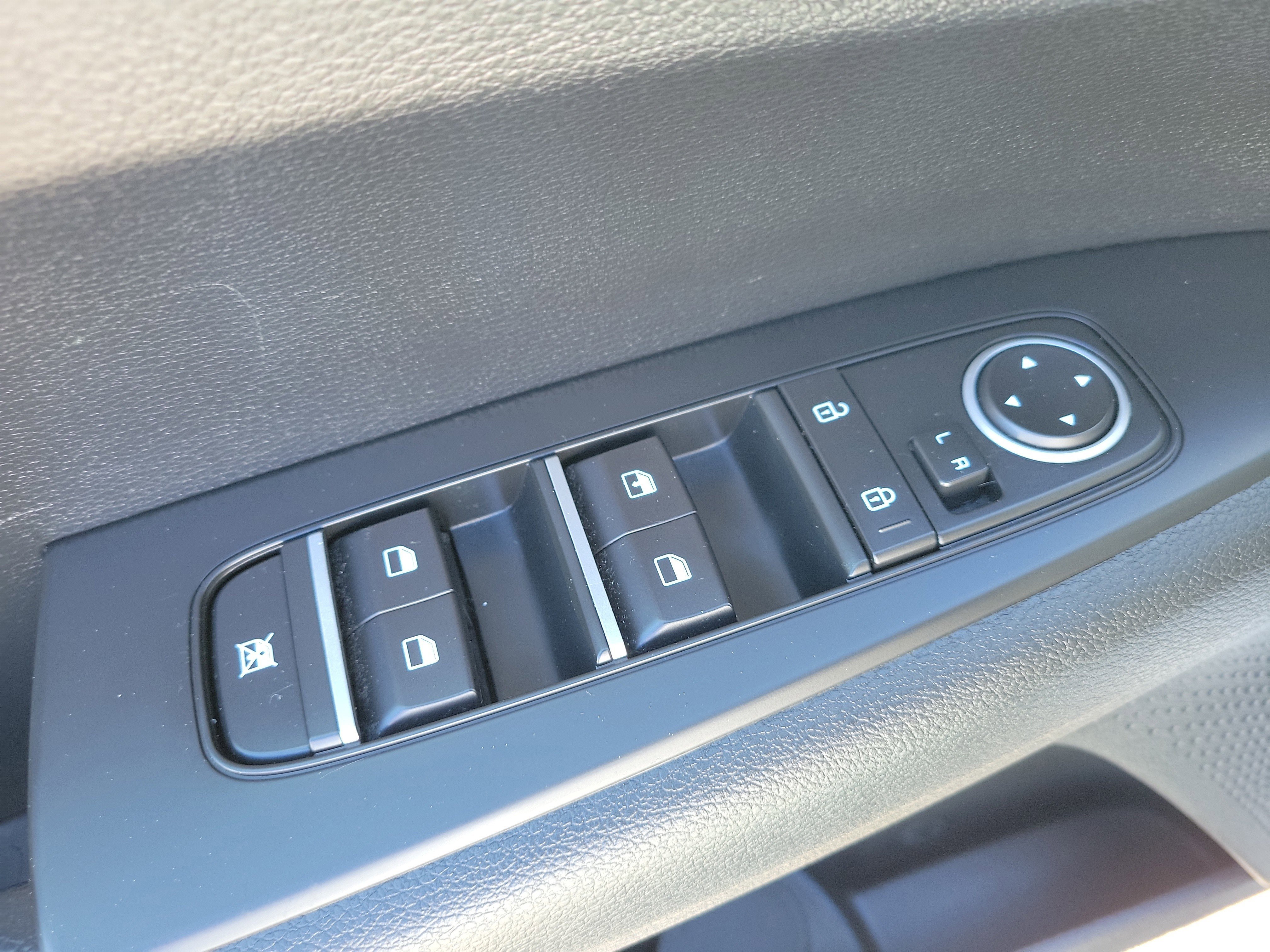 Used 2024 Kia Forte LXS image 19