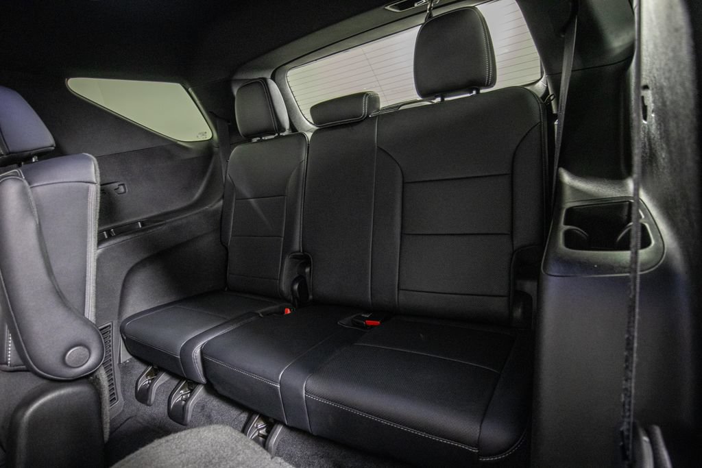 Used 2025 Chevrolet Traverse LT FWD image 14