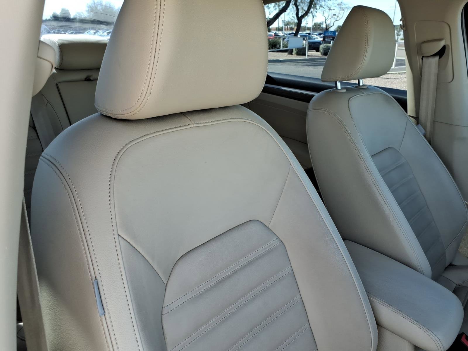 Used 2016 Volkswagen Passat 1.8T SEL Premium image 12