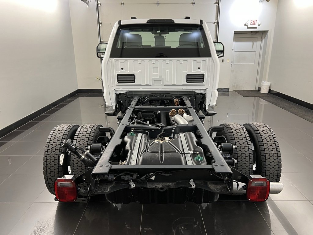New 2024 Ford F550 4x4 Regular Cab Super Duty image 5