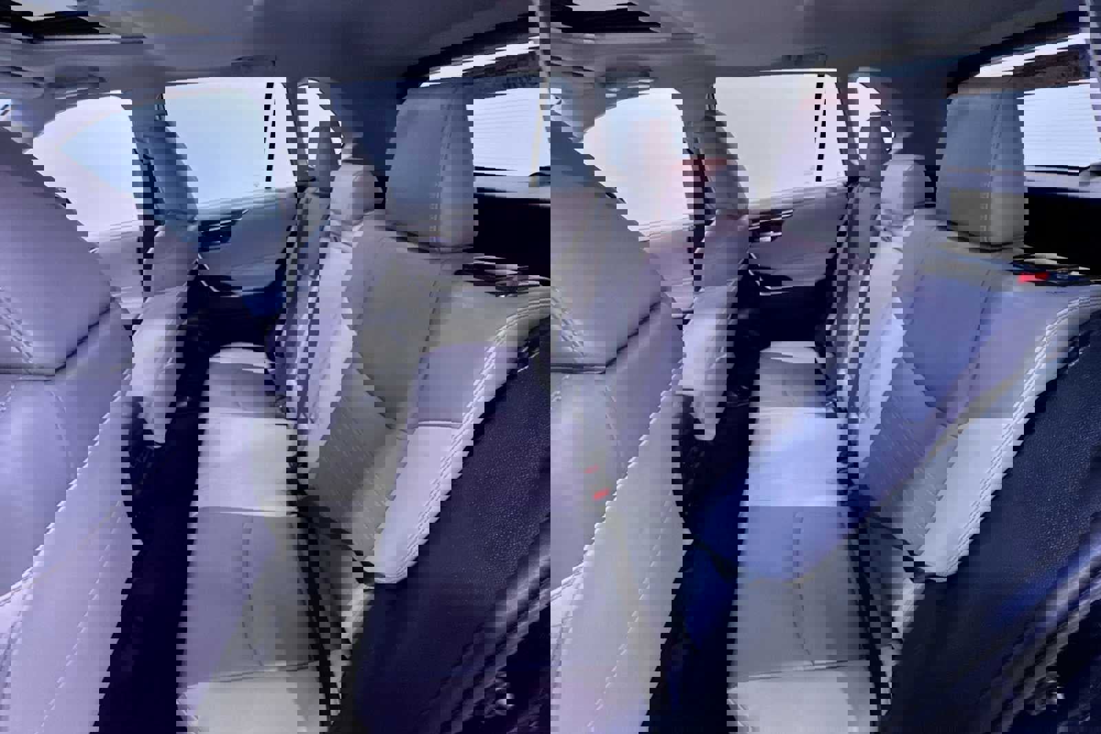 Used 2020 Toyota RAV4 XLE Premium image 36