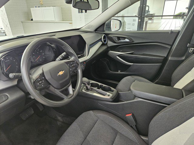 Used 2024 Chevrolet Trax LS FWD image 7