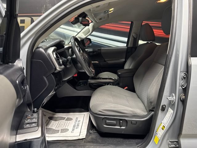 Used 2021 Toyota Tacoma SR5 w/ Technology Package AWD/4WD image 5