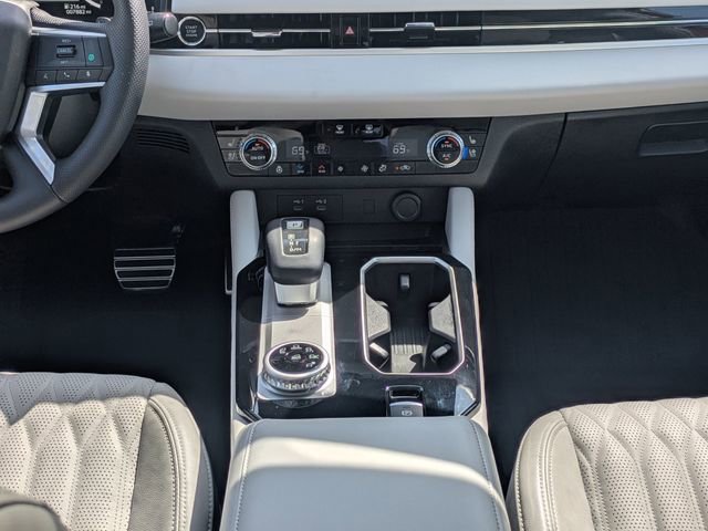 Used 2025 Mitsubishi Outlander SEL image 21