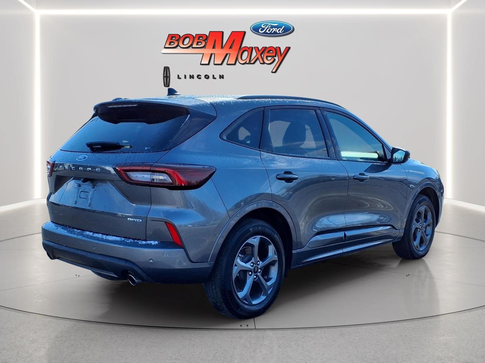 Used 2024 Ford Escape ST-Line w/ Tech Pack #1 AWD/4WD image 4