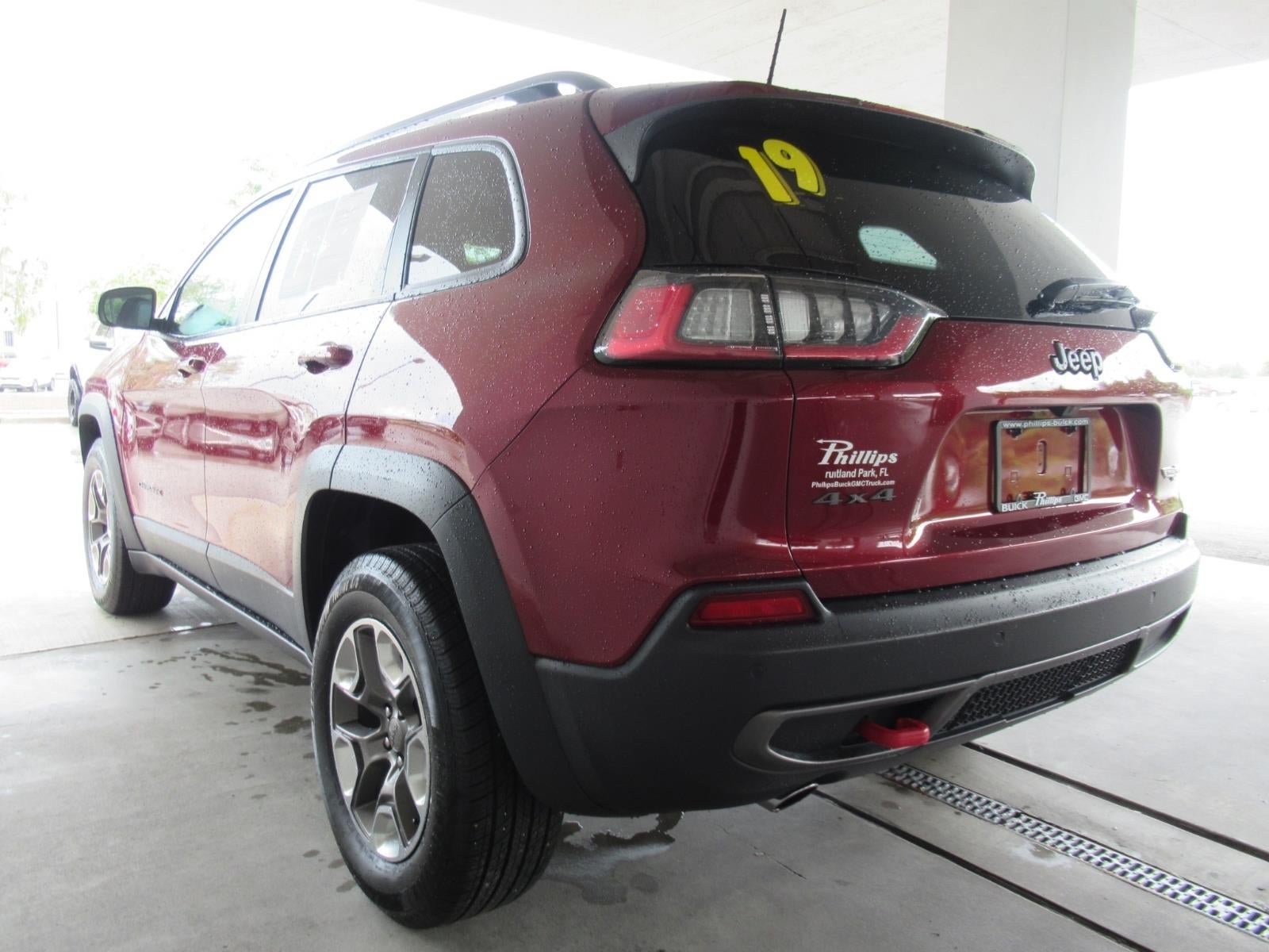 Used 2019 Jeep Cherokee Trailhawk w/ Comfort/Convenience Group AWD/4WD image 5