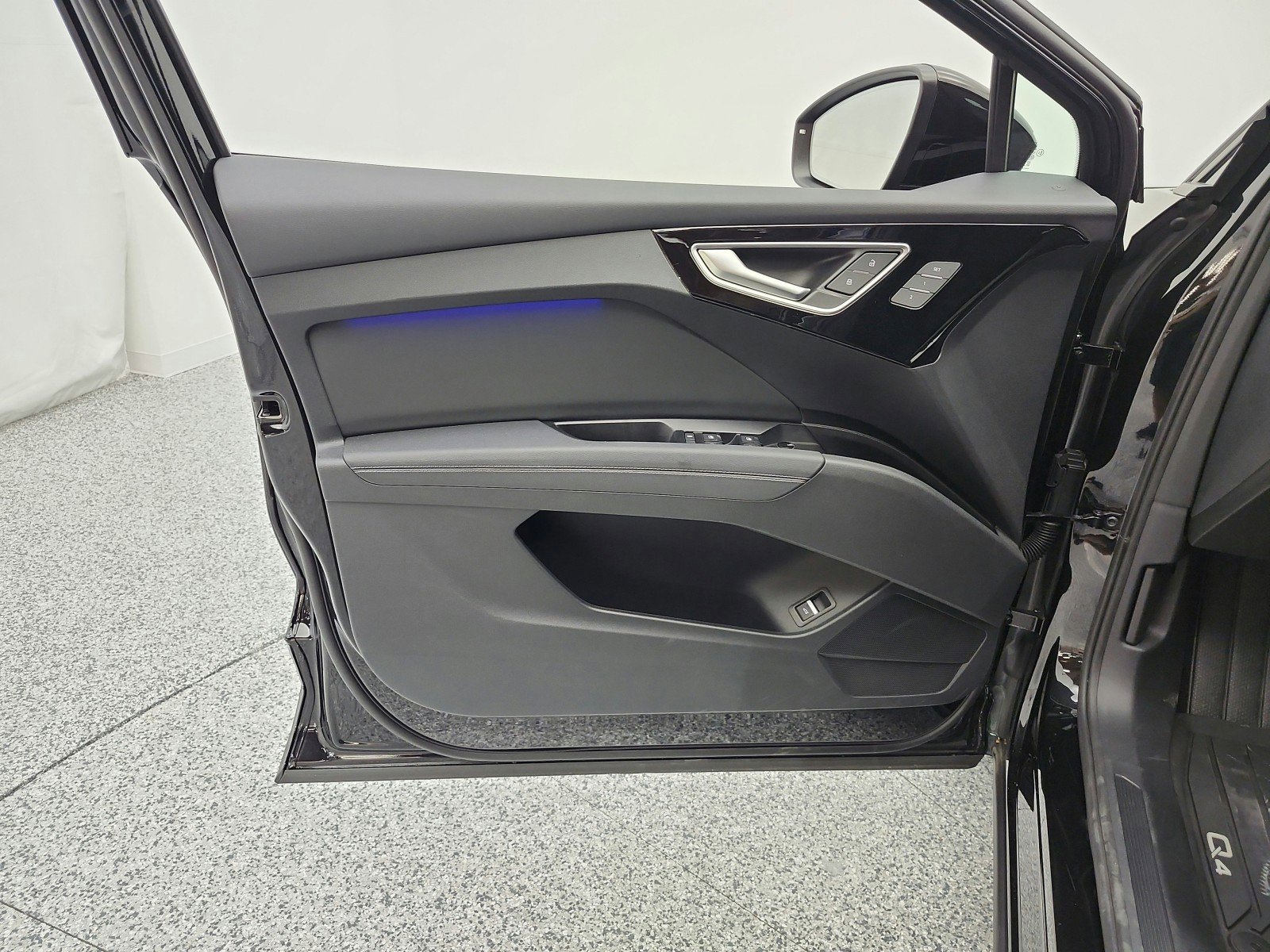 Used 2023 Audi Q4 e-tron Prestige w/ 20" Wheel Package image 14