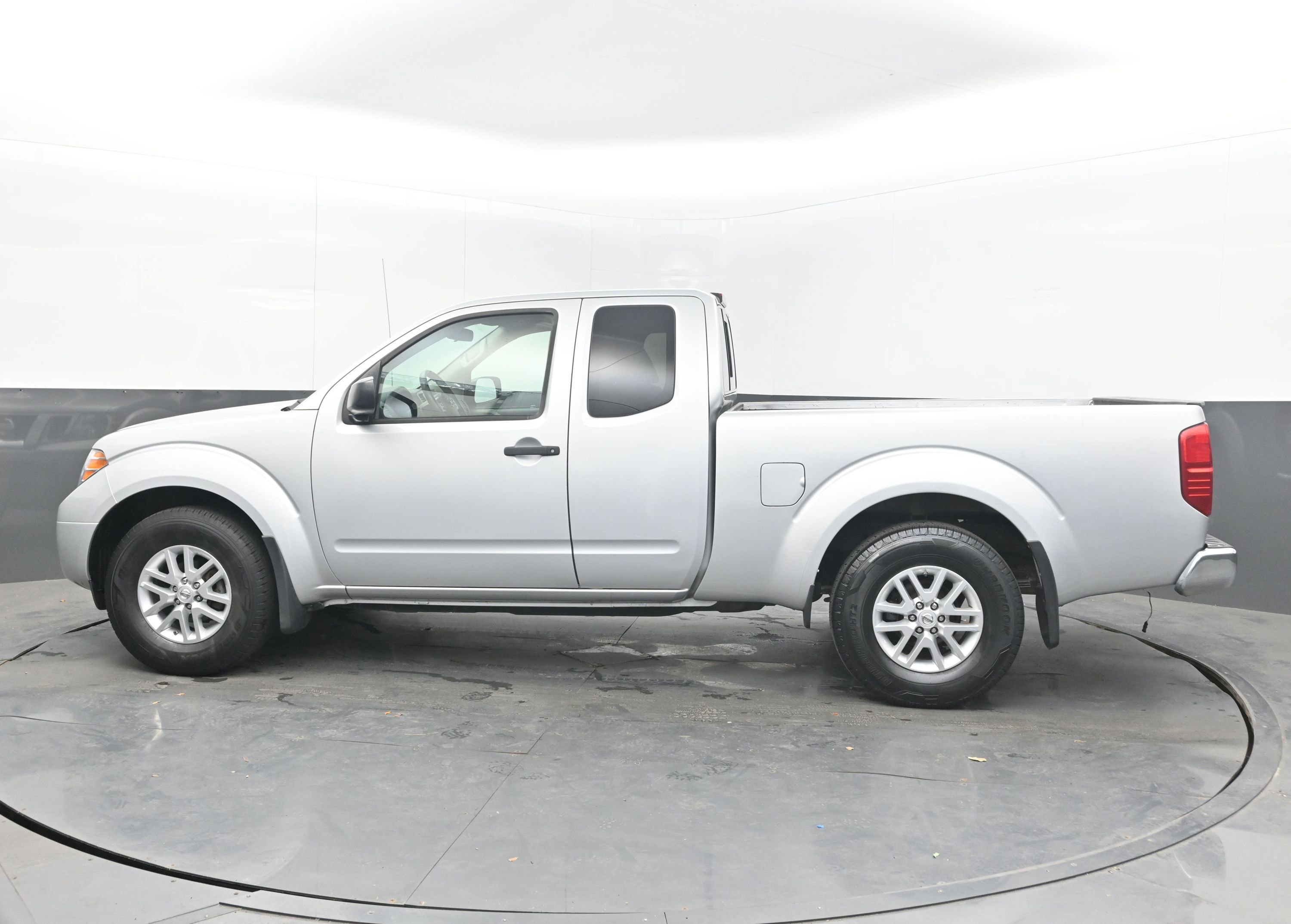 Used 2017 Nissan Frontier SV RWD image 7
