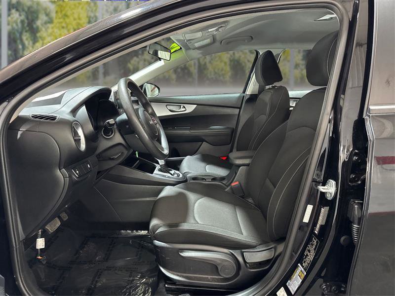 Used 2022 Kia Forte LXS image 9