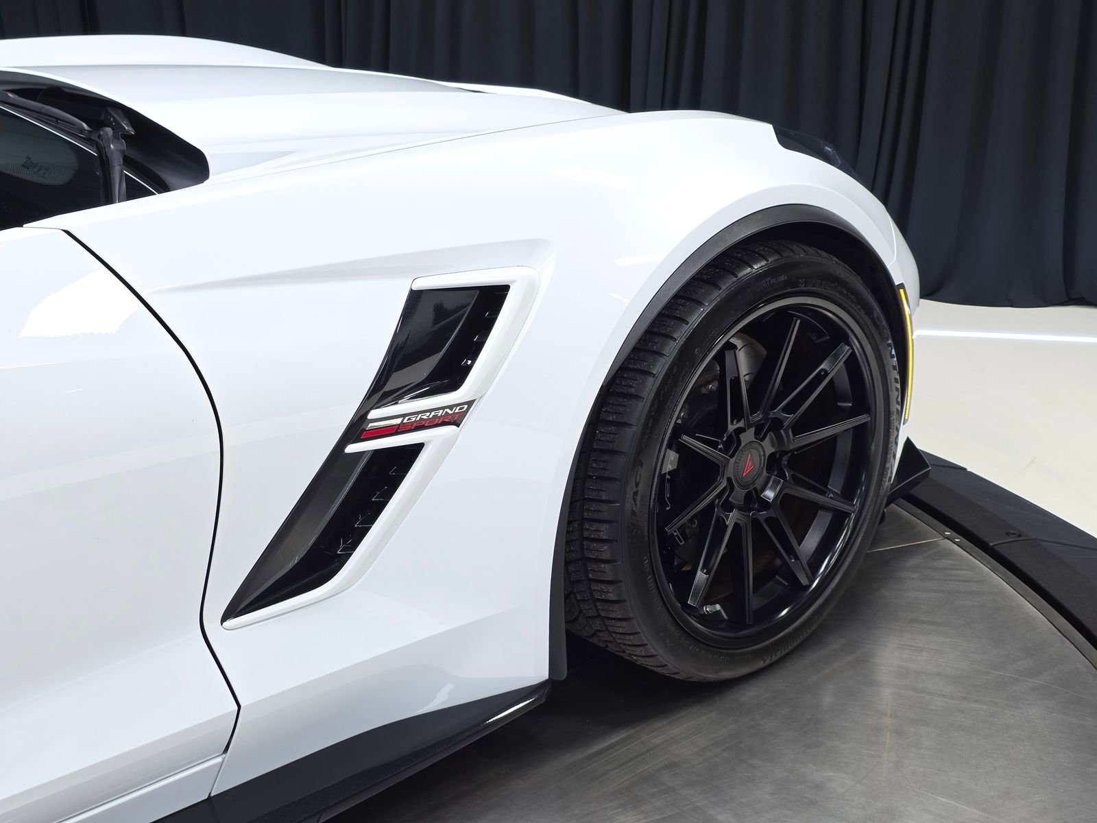 Used 2019 Chevrolet Corvette Grand Sport RWD image 38