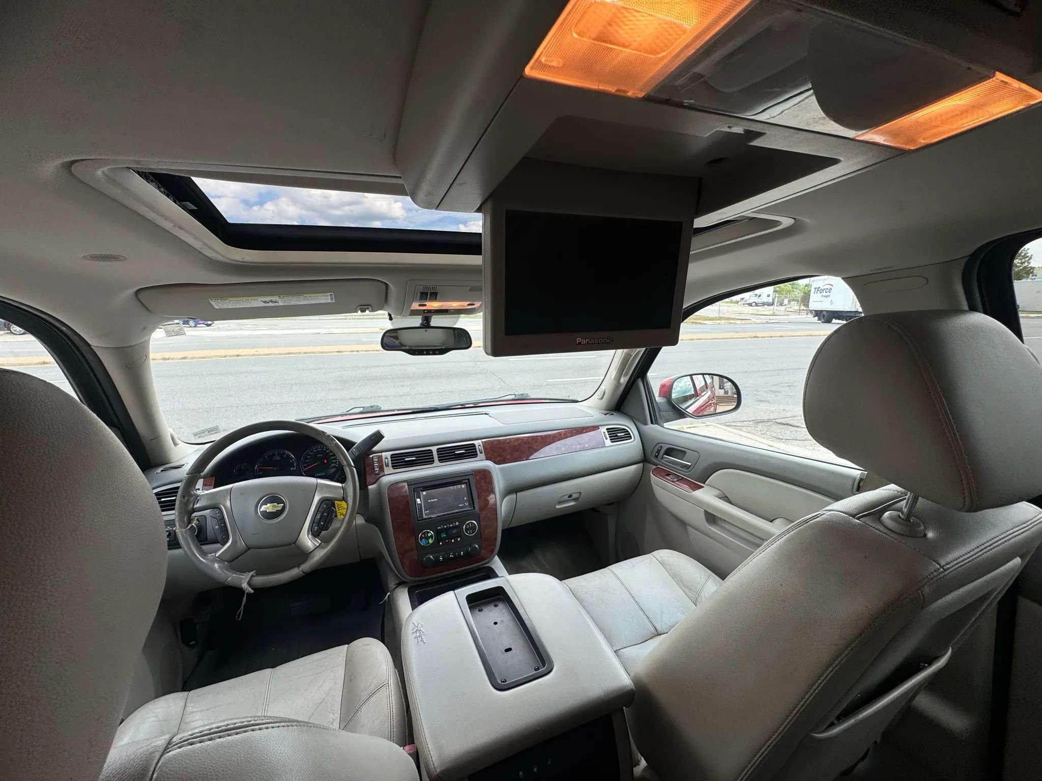 Used 2013 Chevrolet Suburban LT image 31