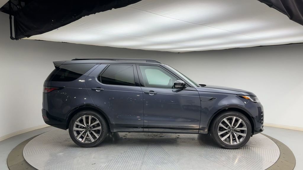 New 2026 Land Rover Discovery Limited Edition AWD/4WD image 9