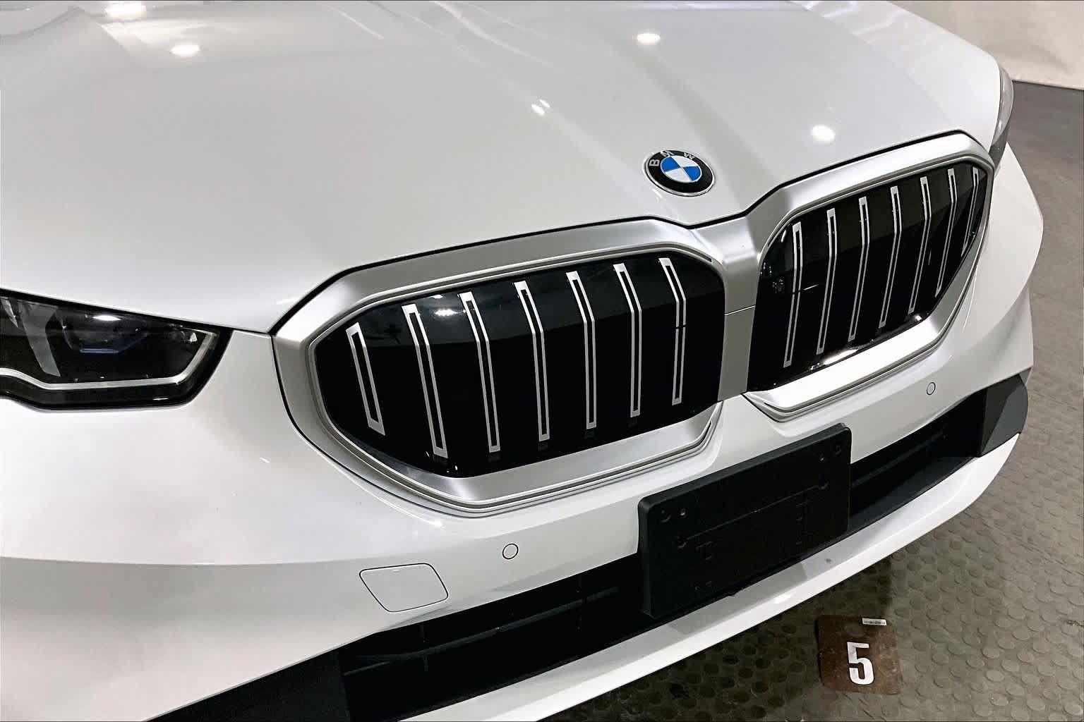 Certified 2026 BMW 530i xDrive w/ Premium Package AWD/4WD image 31
