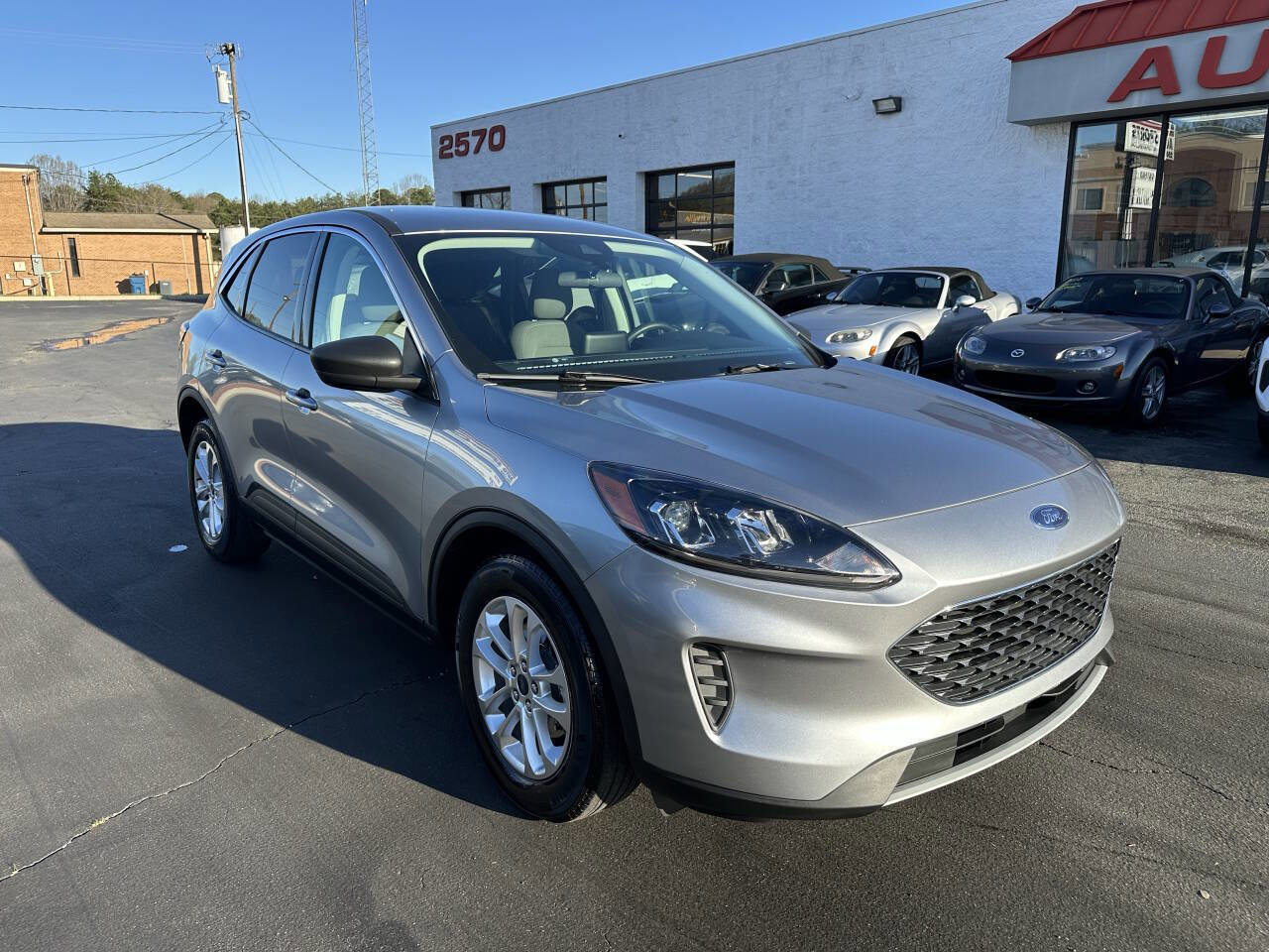 Used 2022 Ford Escape SE image 3