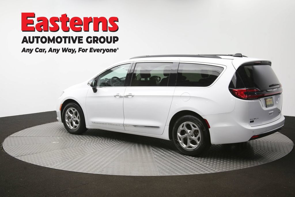 Used 2023 Chrysler Pacifica Limited FWD image 66