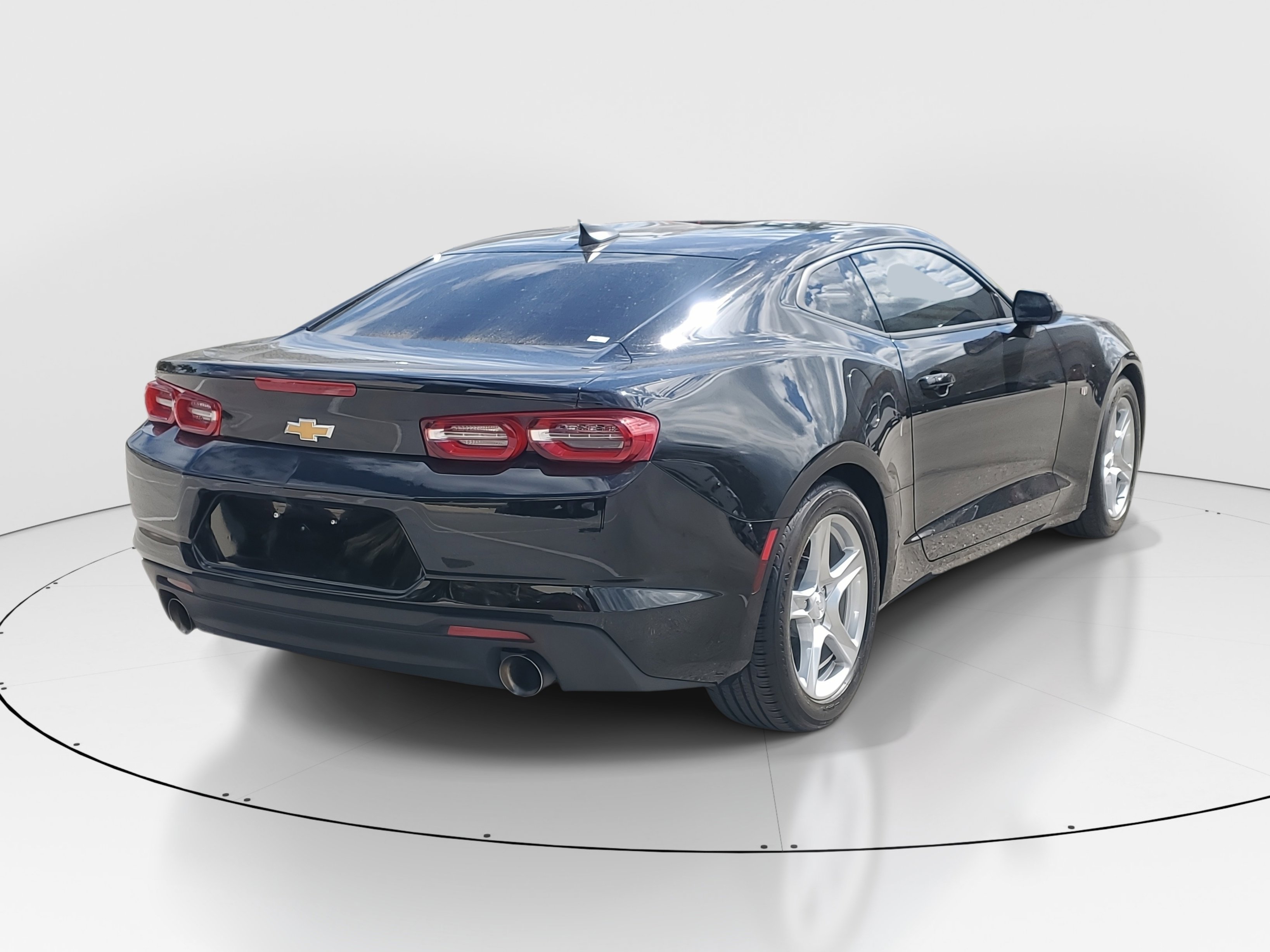 Used 2024 Chevrolet Camaro LT image 3
