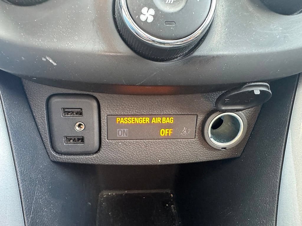 Used 2019 Chevrolet Trax LT w/ LT Convenience Package AWD/4WD image 19
