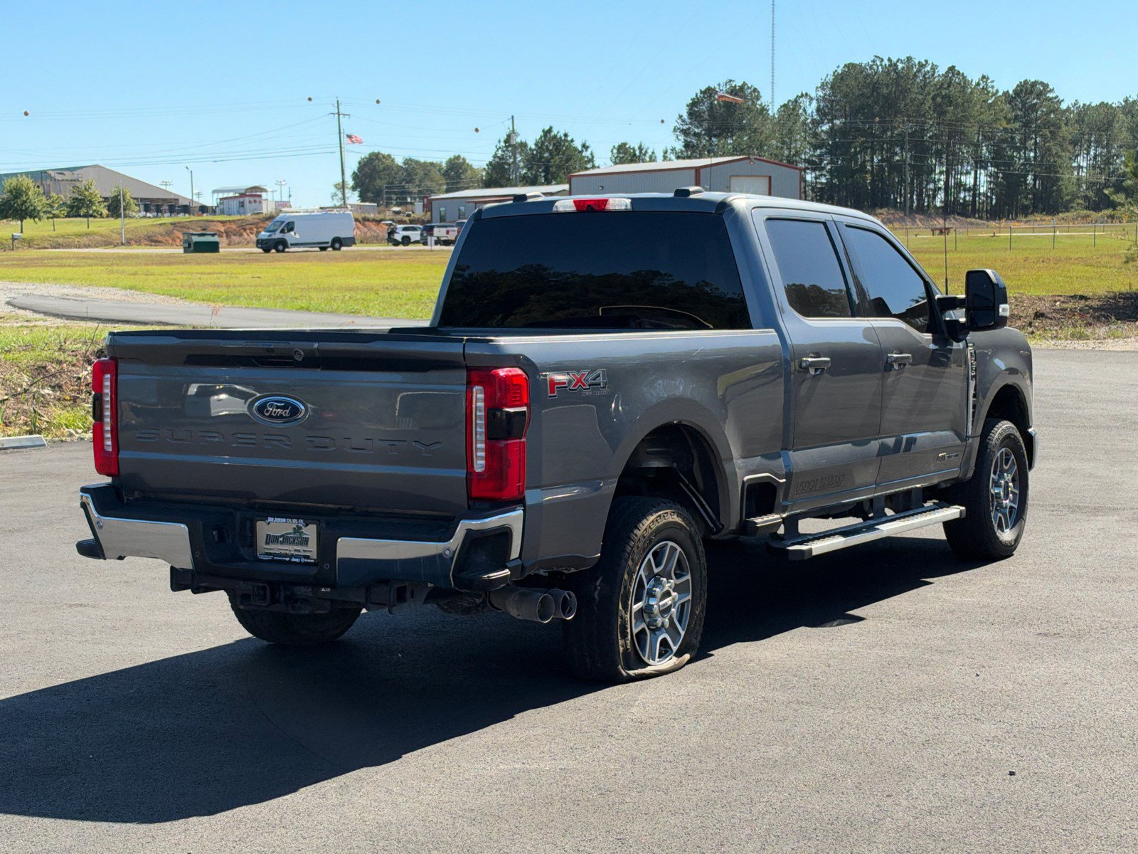 Used 2025 Ford F250 Lariat w/ FX4 Off-Road Package AWD/4WD image 5