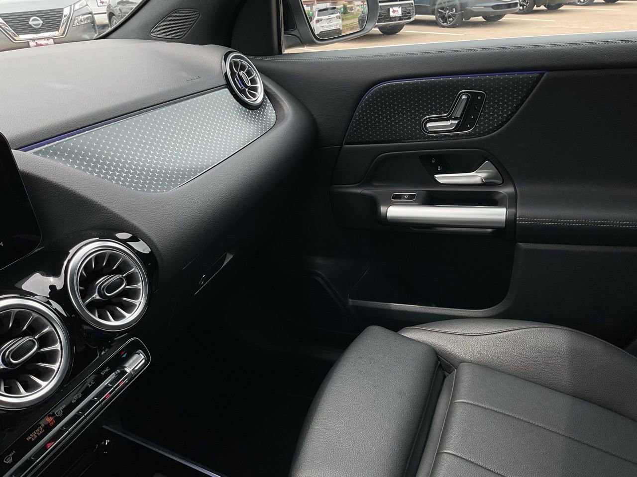 Used 2025 Mercedes-Benz GLA 250 image 37