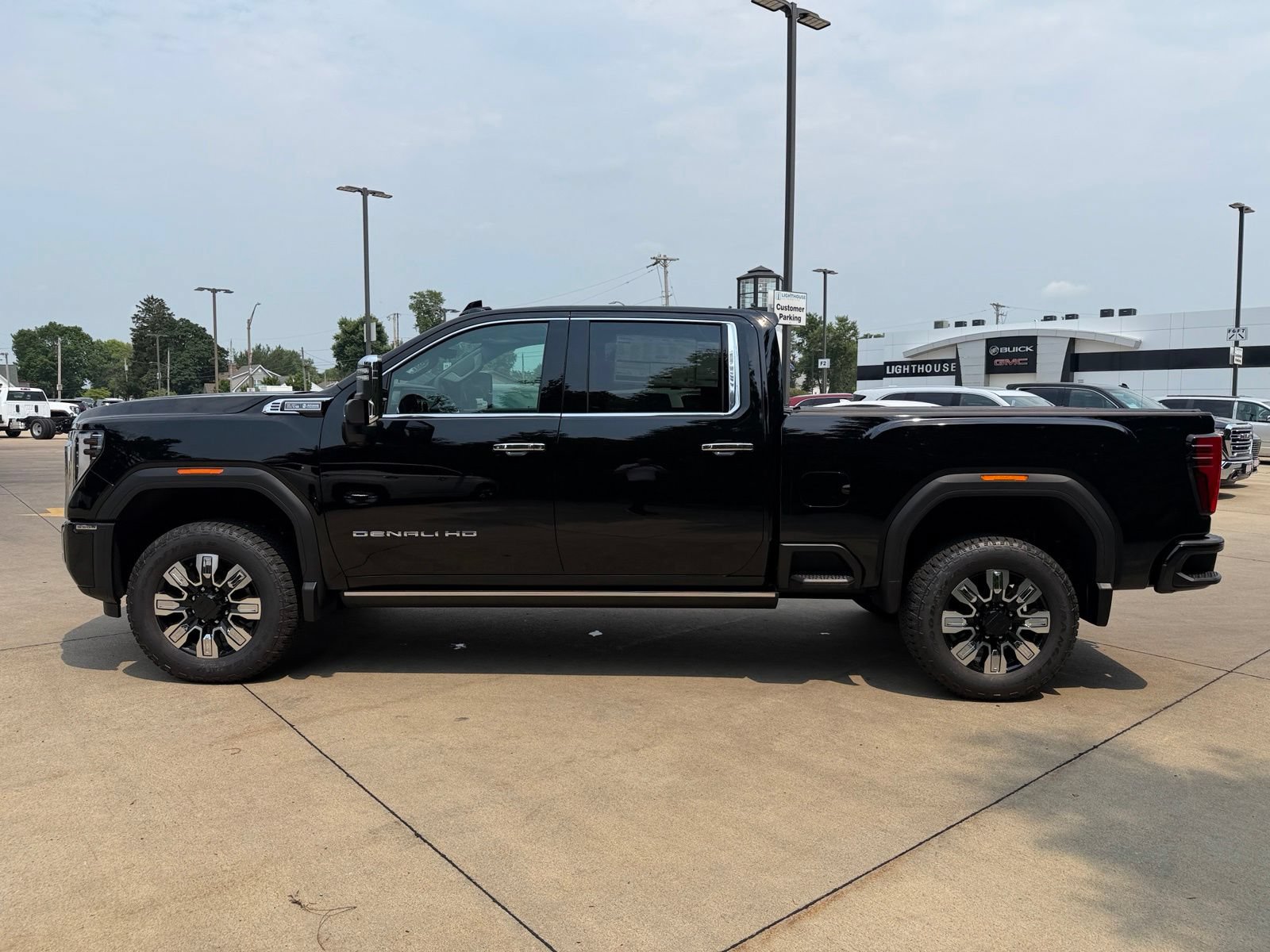 New 2026 GMC Sierra 3500 Denali w/ Denali Reserve Package AWD/4WD image 8
