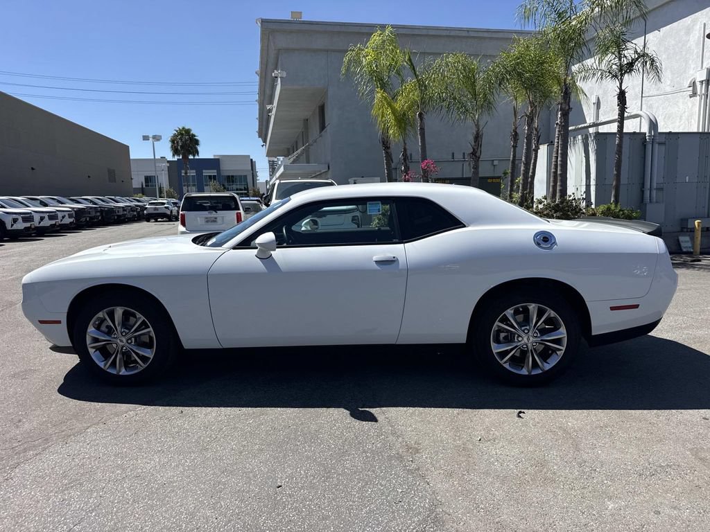 Used 2023 Dodge Challenger SXT AWD/4WD image 5