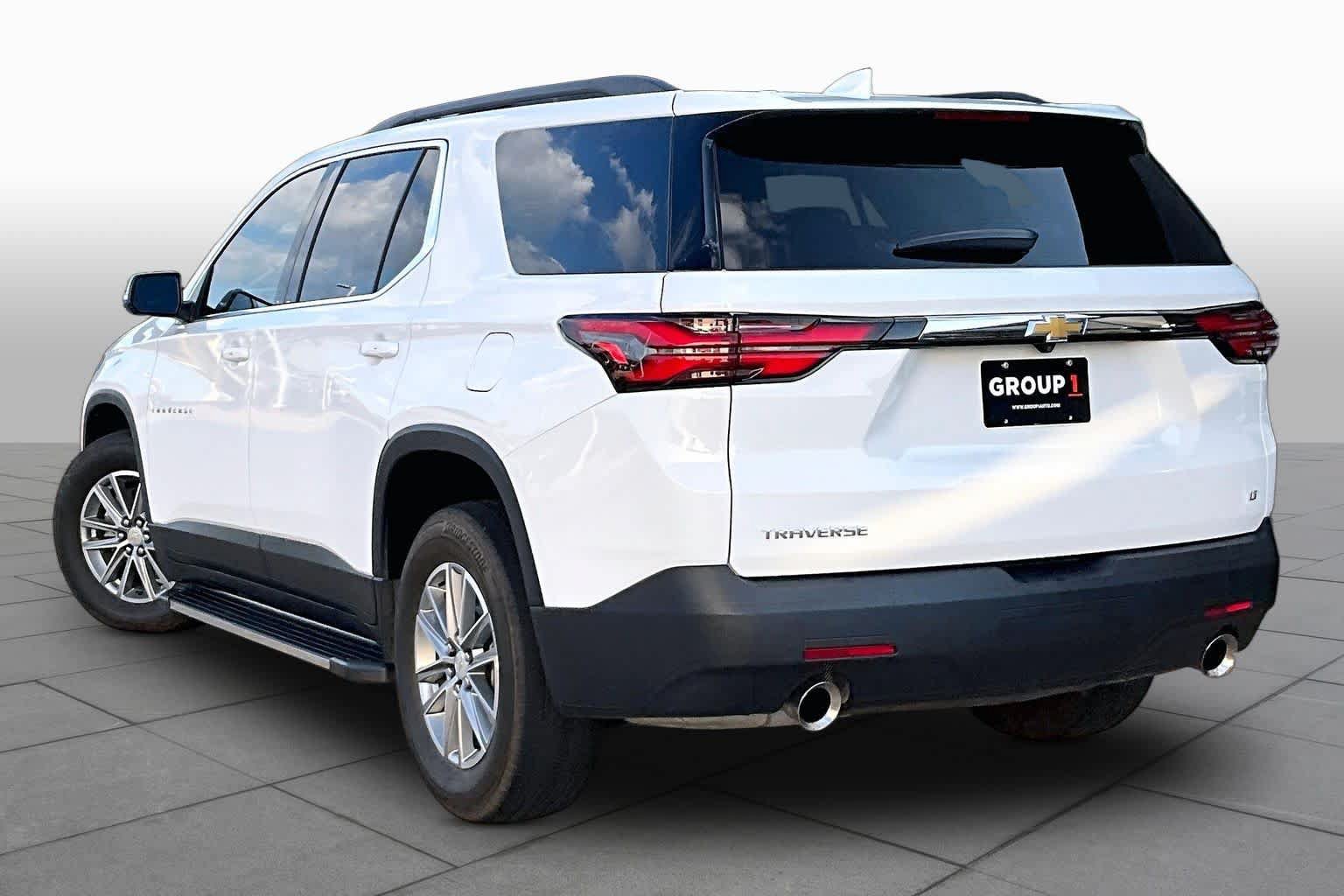 Used 2023 Chevrolet Traverse LT FWD image 11